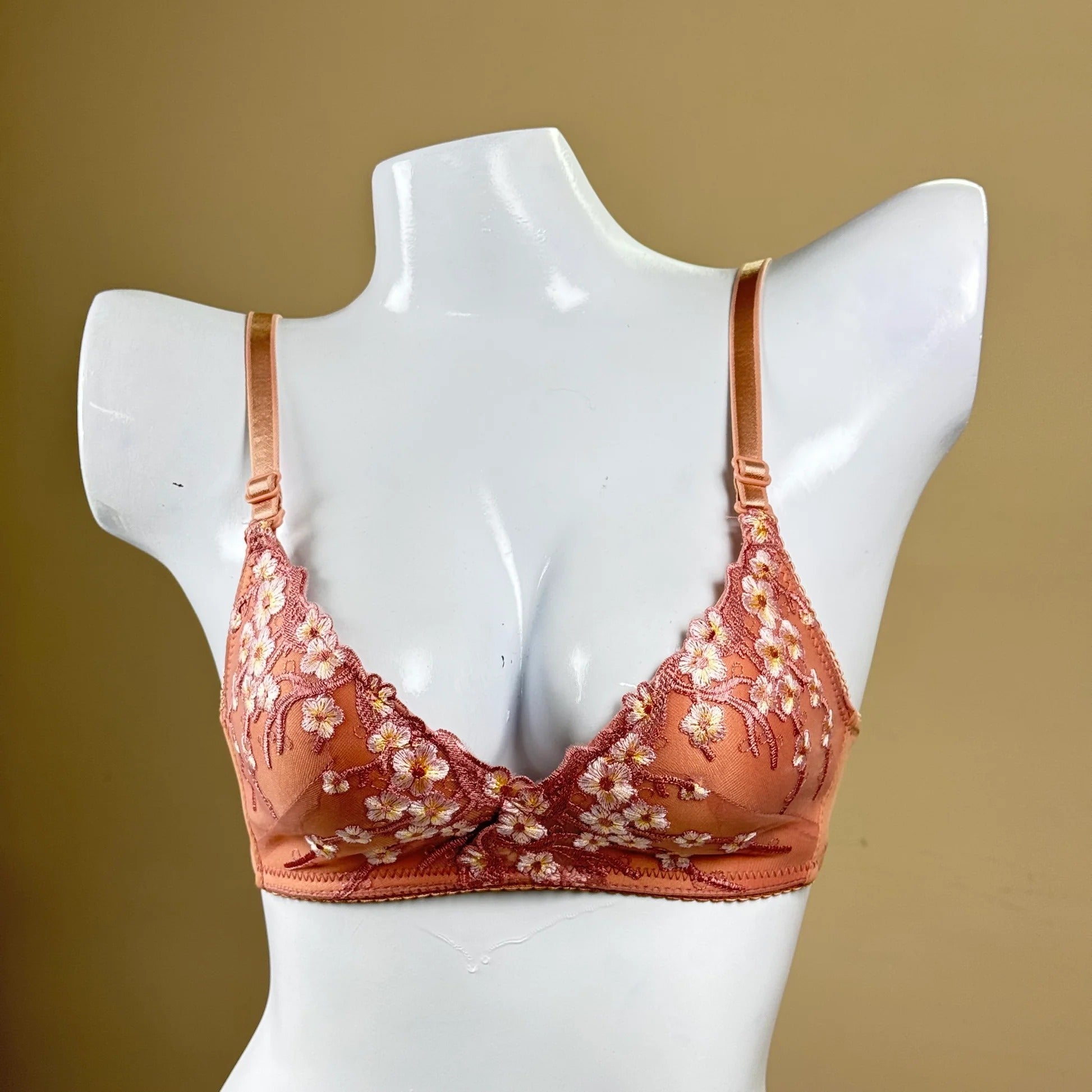 Bridal Embroidered Floral Bra with Light Foam – Elegant & Romantic