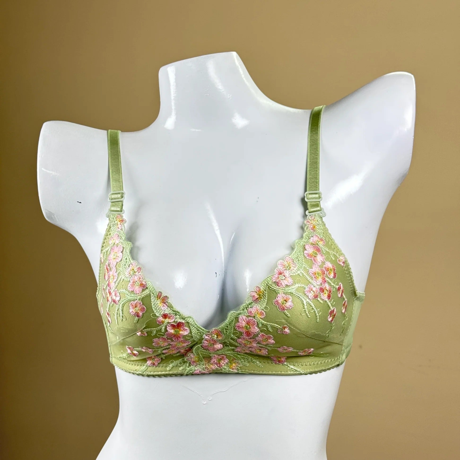 Bridal Embroidered Floral Bra with Light Foam – Elegant & Romantic