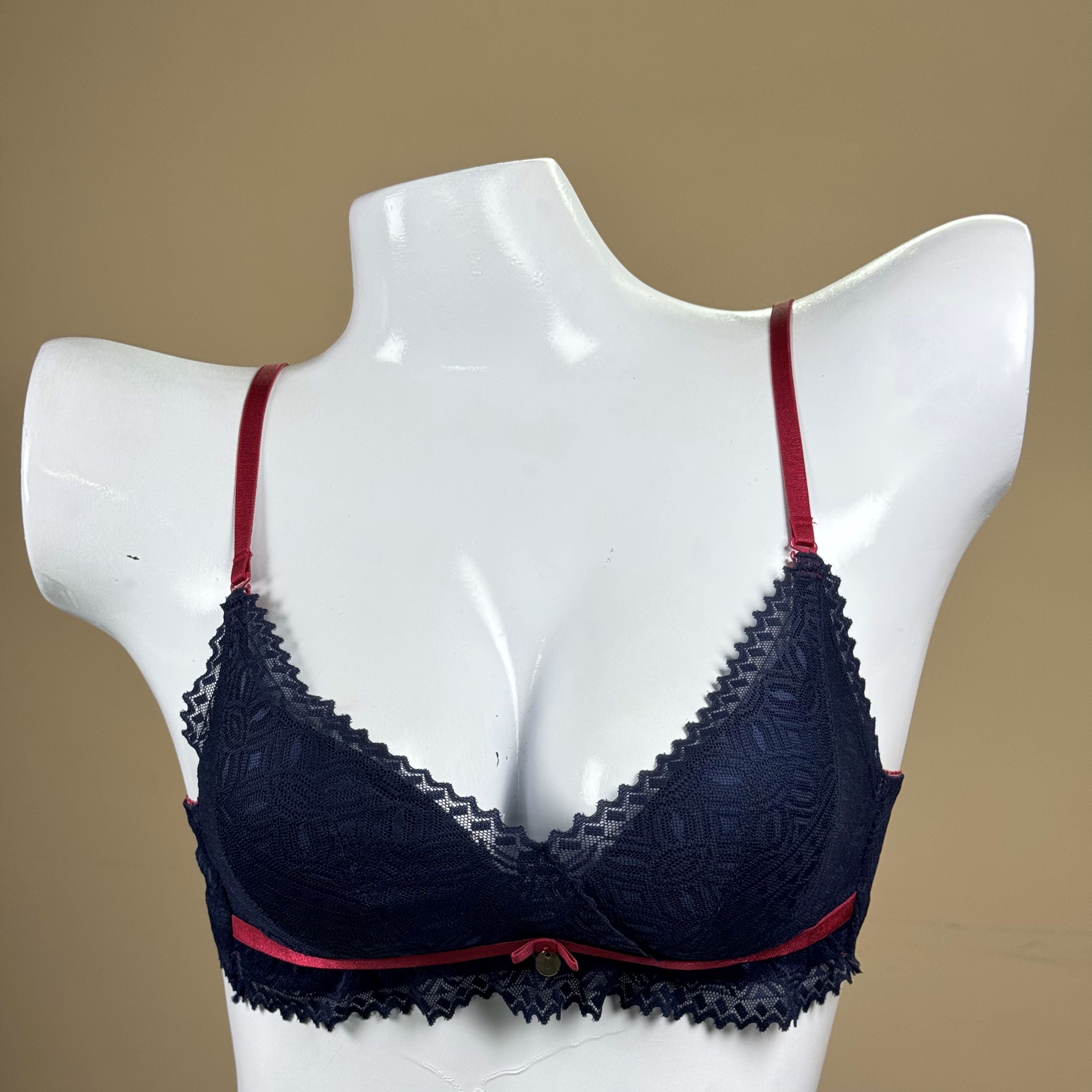 Lacy Net Bra with Dark Color Strap for Young Girls