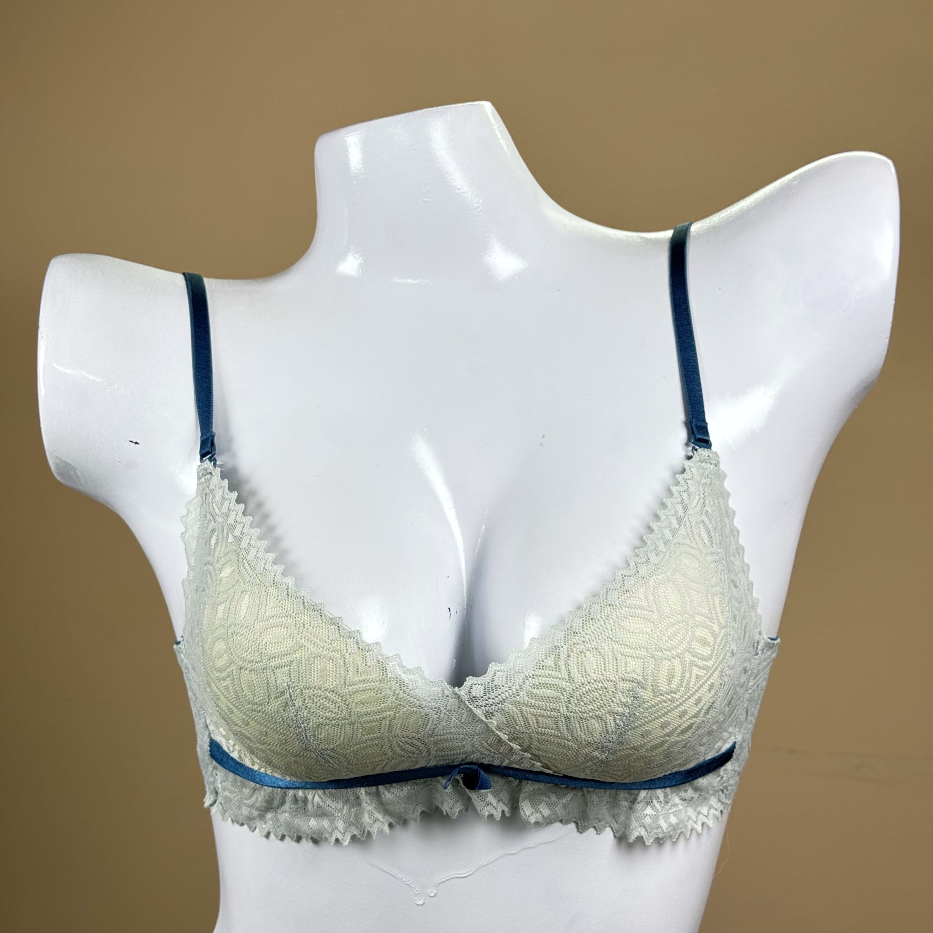Lacy Net Bra with Dark Color Strap for Young Girls
